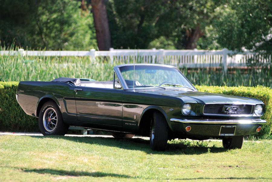  Ford Mustang GT Convertible 1966 года  (фото 11 из 24)